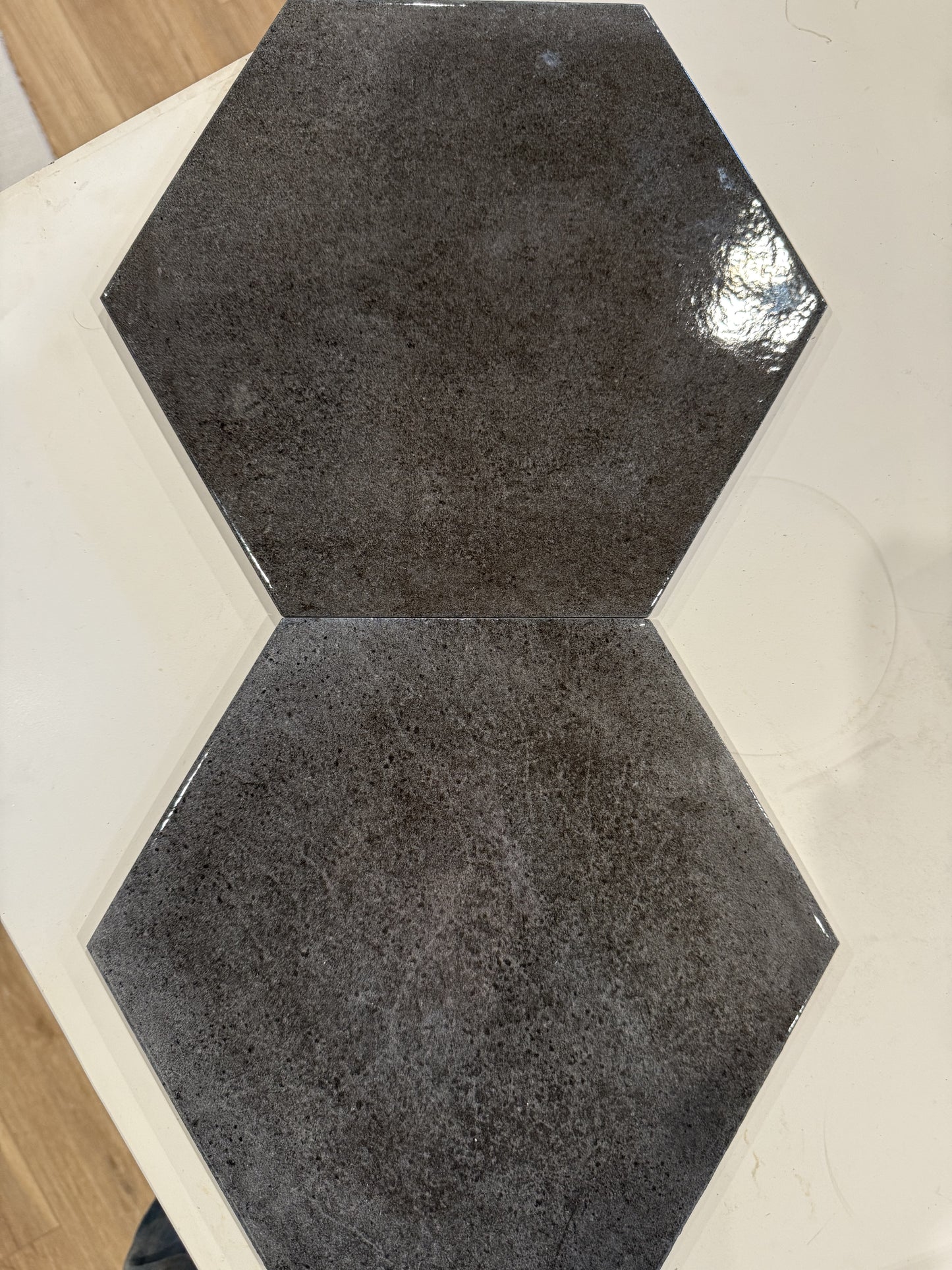 ESAGON black hexagonal tile